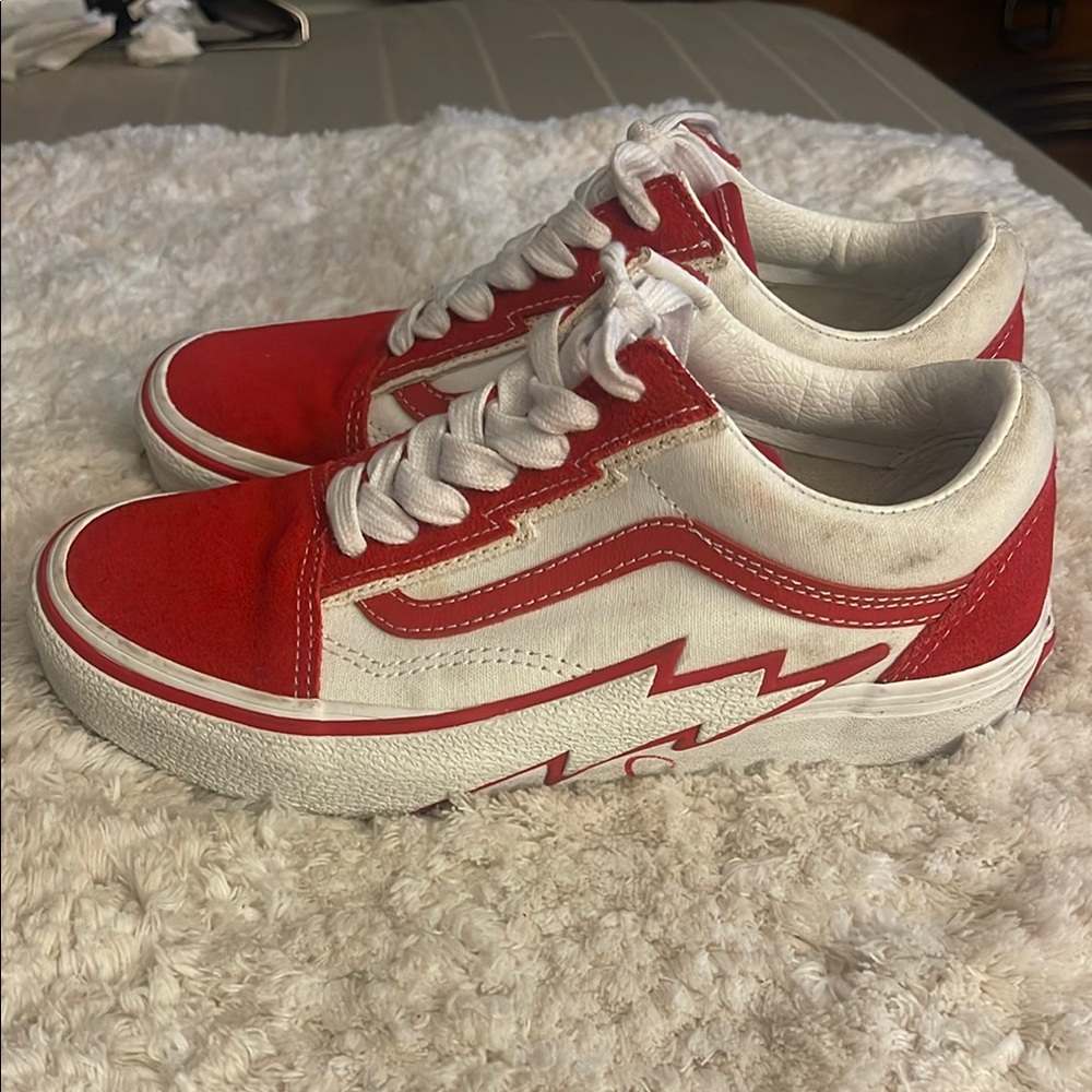 LIMITED Edition Van Old Skool Bolt 2-tone Red and True White Lace-Up Sneakers